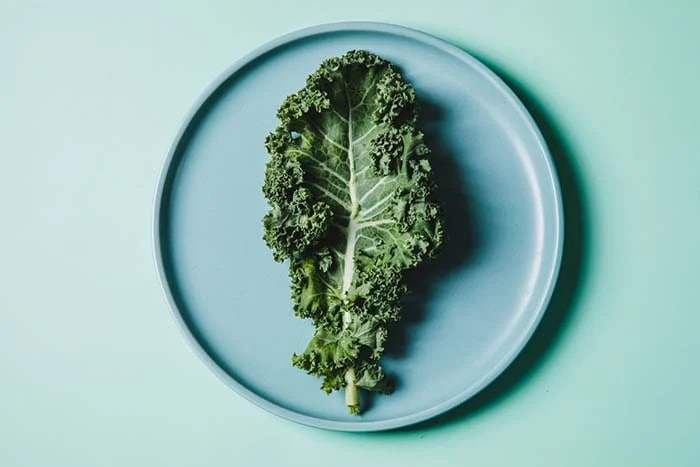 ซูเปอร์ฟู้ด ‘ผักเคล’ ช่วยส่งเสริมระบบย่อยอาหารและปรับปรุงสุขภาพให้ดีขึ้น